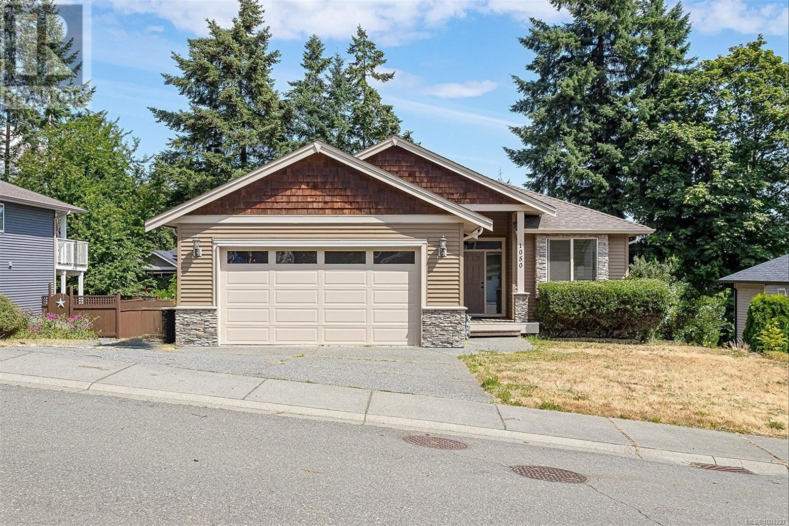 Property at 1050 Southwood Dr image 1