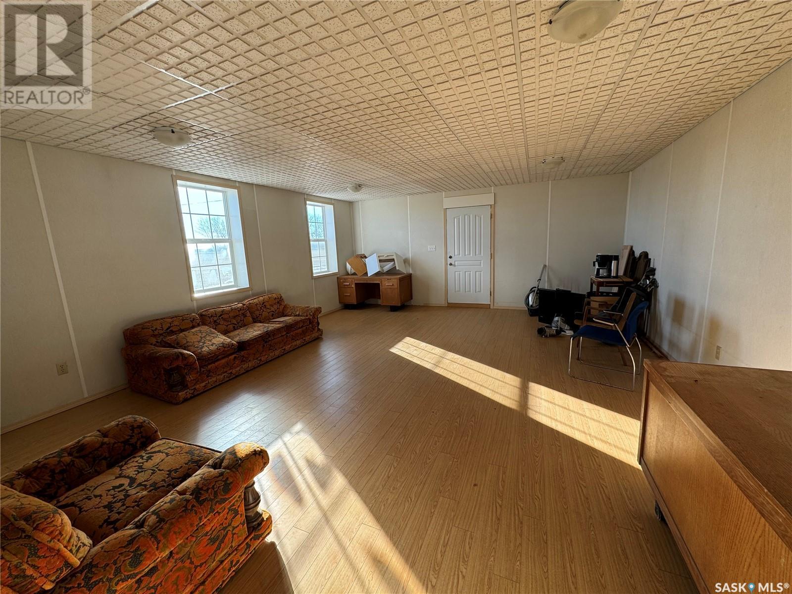 Hanger #3, Swift Current Rm No. 137, Saskatchewan  S9H 3W1 - Photo 5 - SK010169