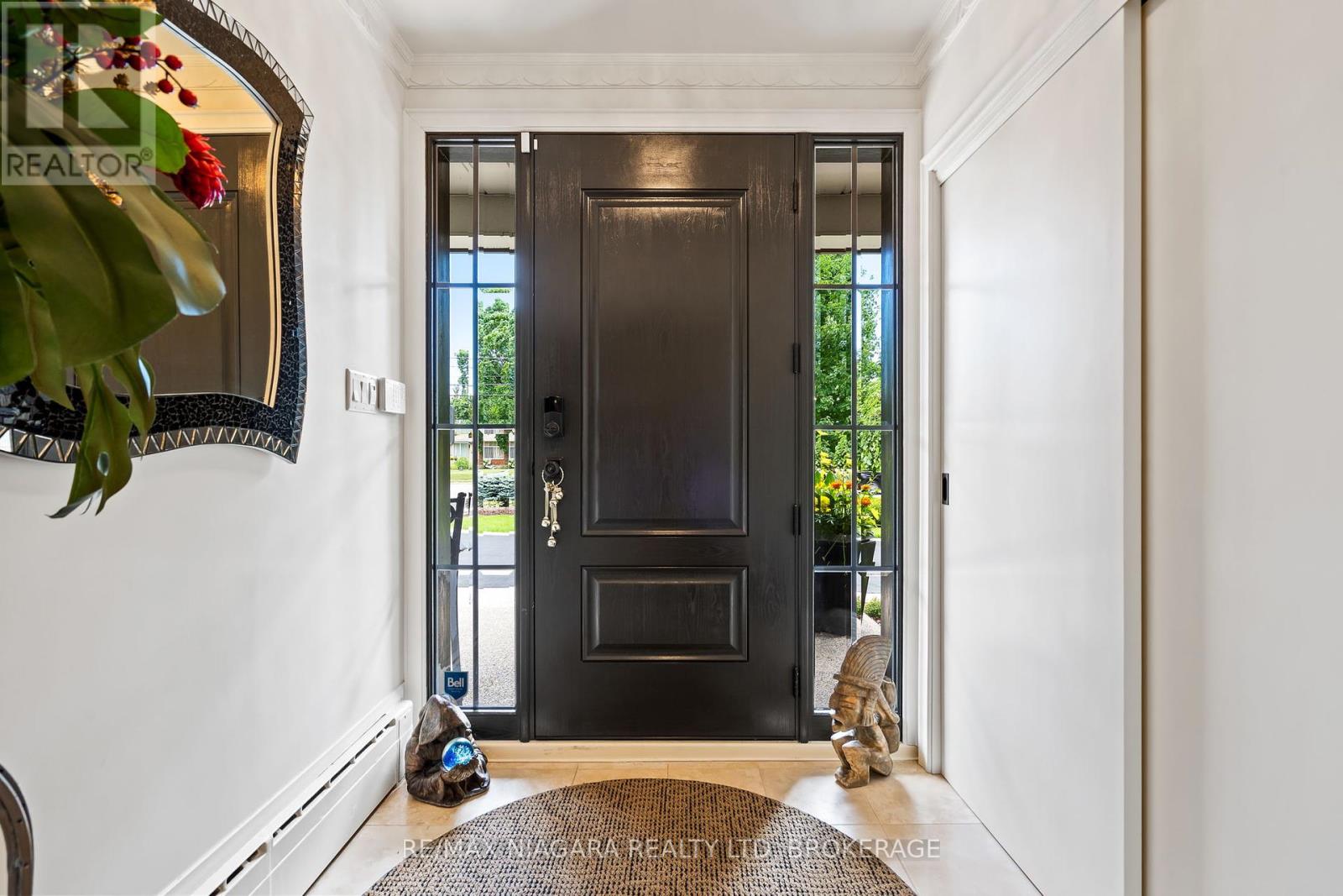 Property at 181 LAKESHORE ROAD image 4