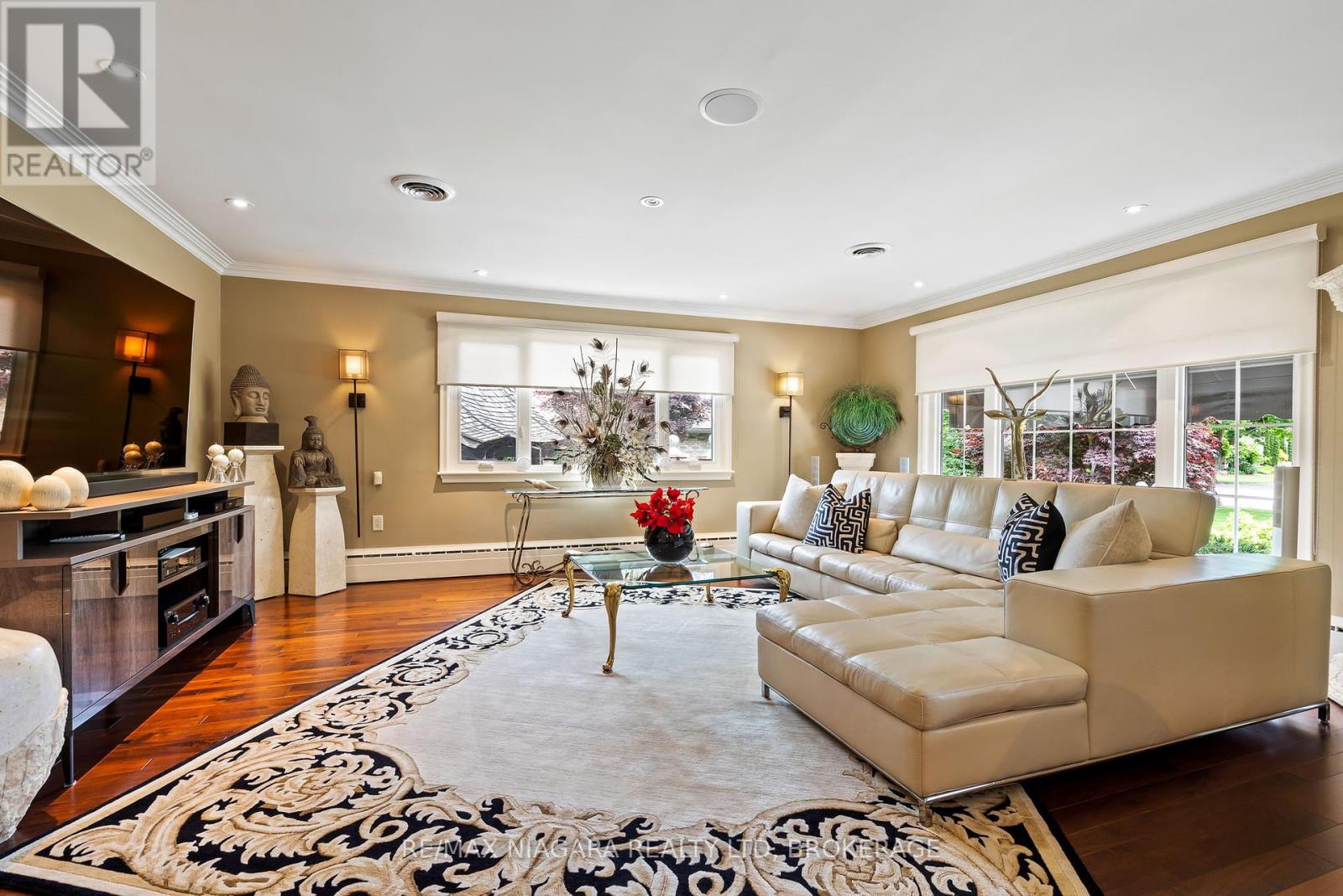 Property at 181 LAKESHORE ROAD image 5