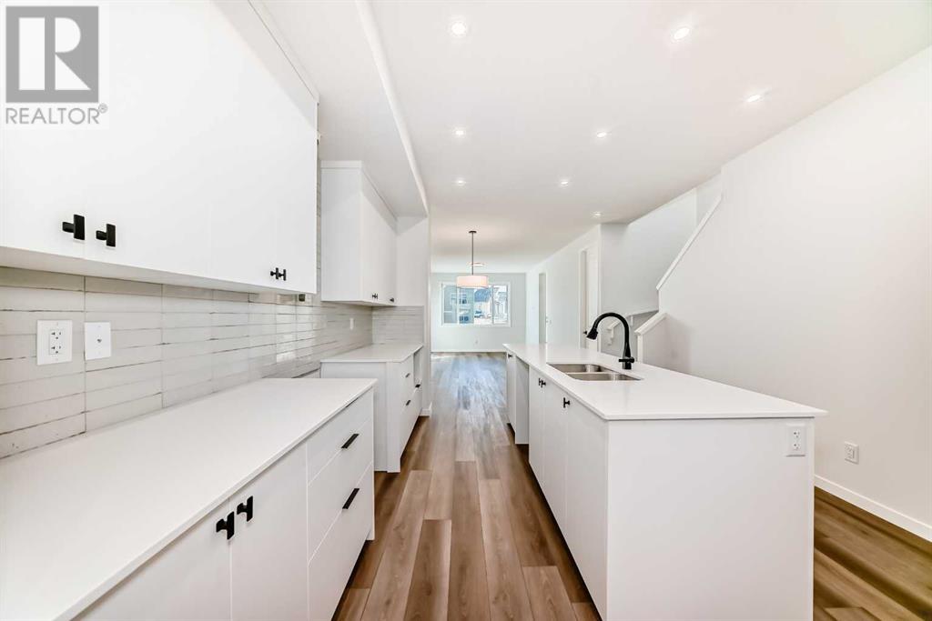 Property at 612 Rowmont Boulevard NW image 4