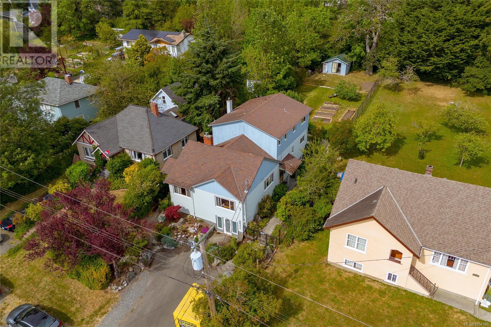 Property at 3471 Lovat Ave image 3