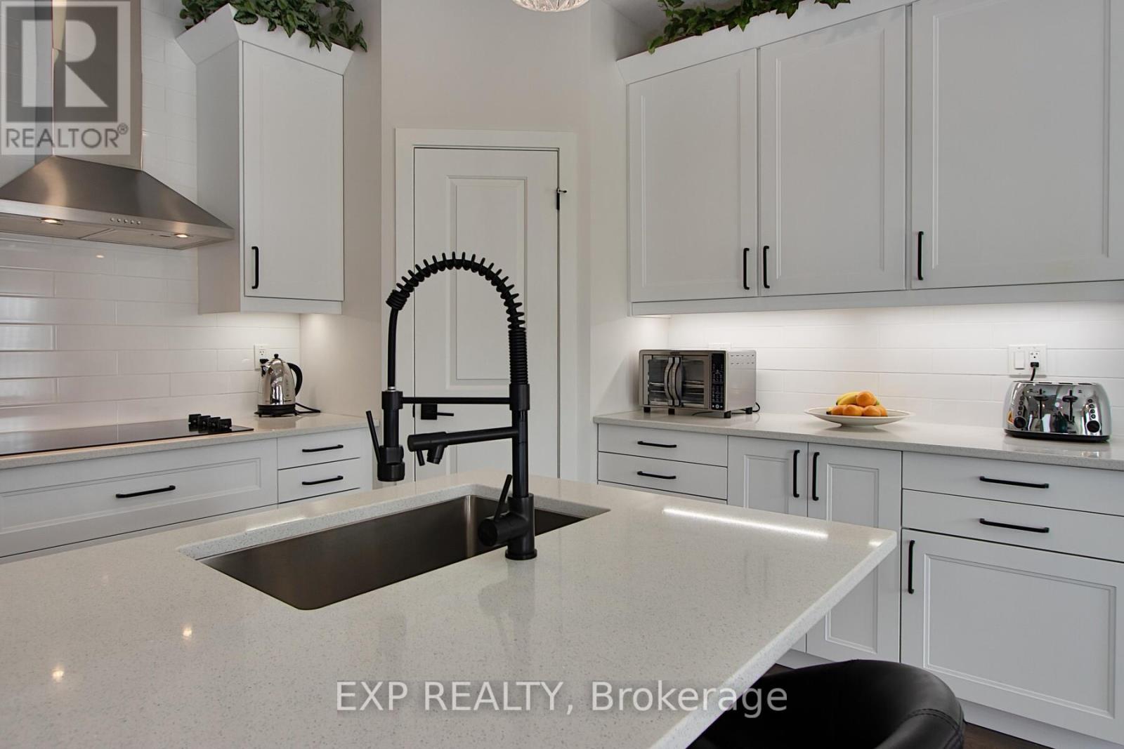 84 Thames Springs Crescent, Zorra (Thamesford), Ontario  N0M 2M0 - Photo 17 - X12237279