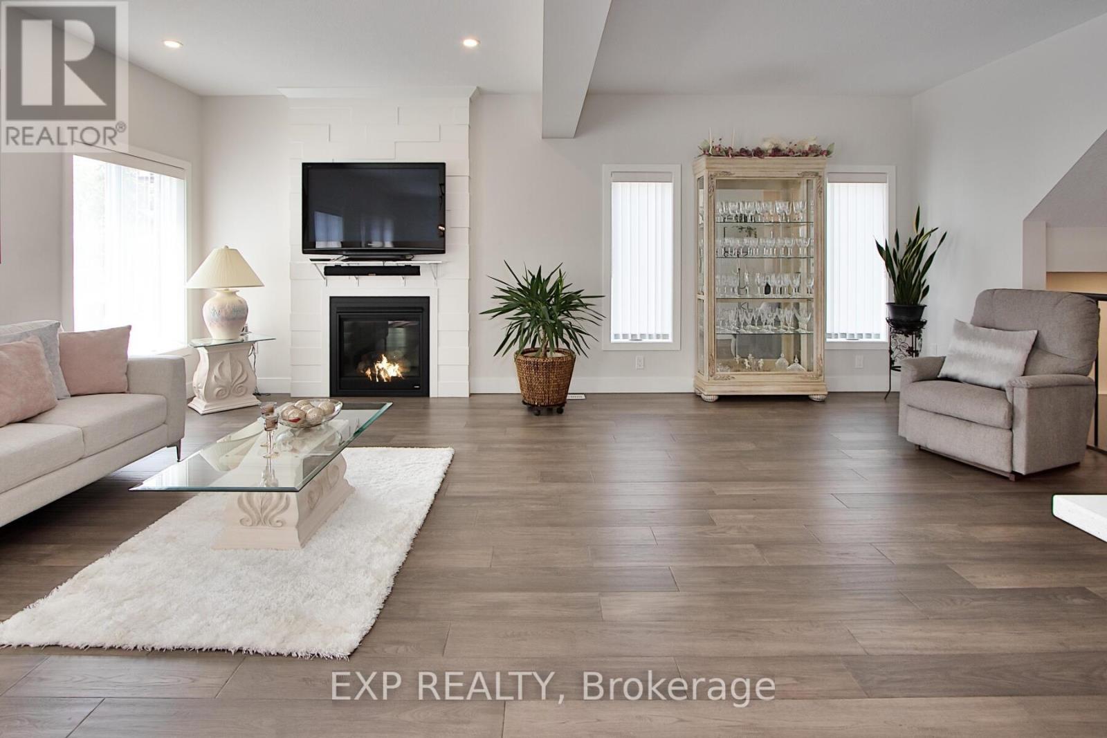 84 Thames Springs Crescent, Zorra (Thamesford), Ontario  N0M 2M0 - Photo 18 - X12237279