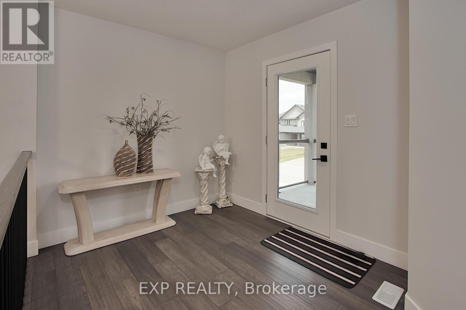 84 Thames Springs Crescent, Zorra (Thamesford), Ontario  N0M 2M0 - Photo 31 - X12237279