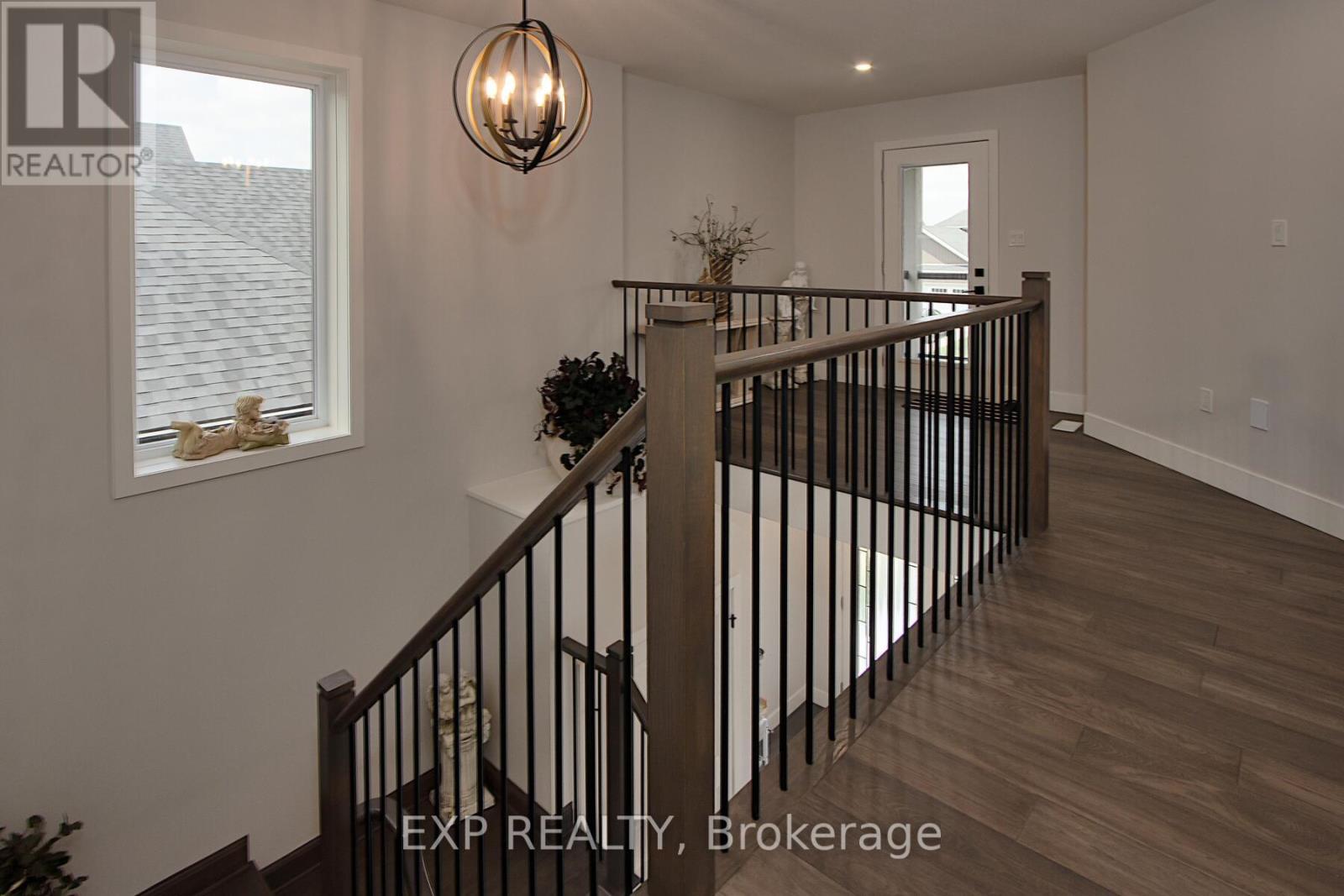84 Thames Springs Crescent, Zorra (Thamesford), Ontario  N0M 2M0 - Photo 32 - X12237279