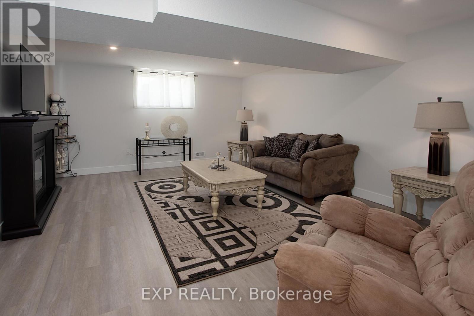 84 Thames Springs Crescent, Zorra (Thamesford), Ontario  N0M 2M0 - Photo 34 - X12237279