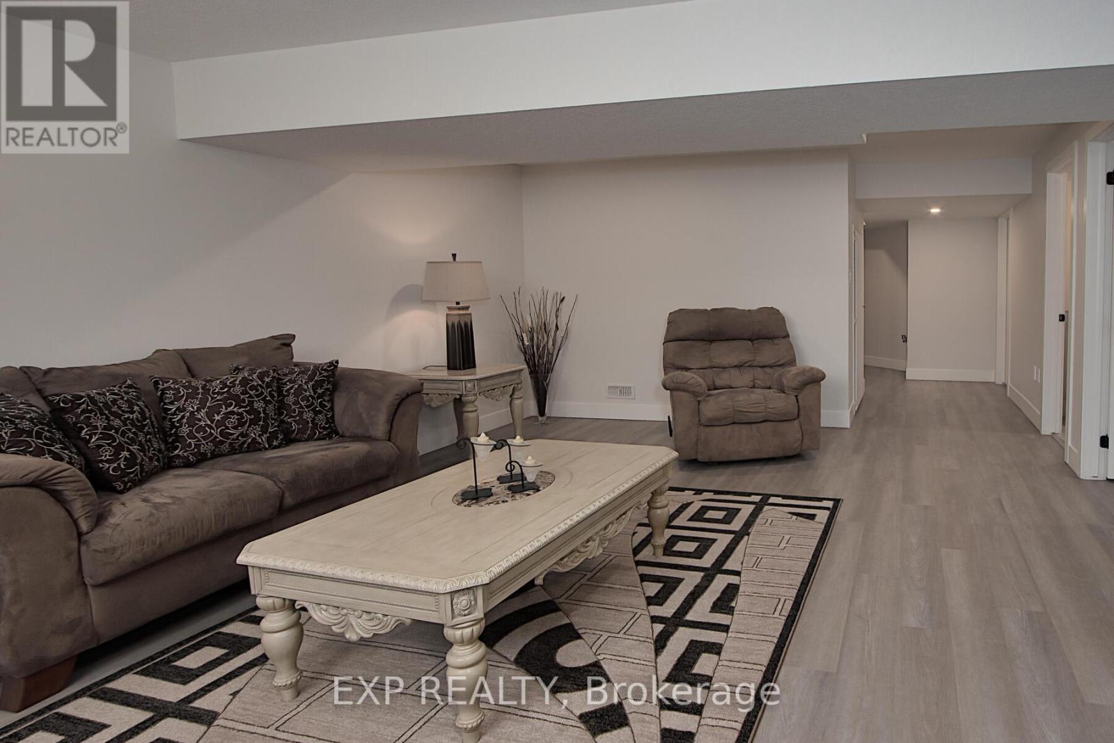 84 Thames Springs Crescent, Zorra (Thamesford), Ontario  N0M 2M0 - Photo 36 - X12237279