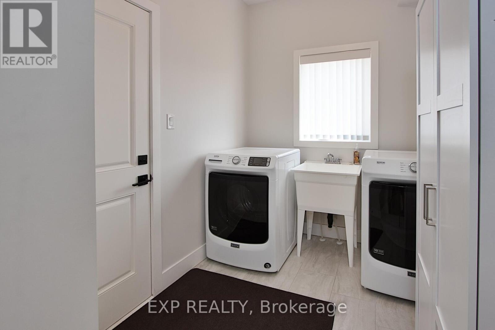 84 Thames Springs Crescent, Zorra (Thamesford), Ontario  N0M 2M0 - Photo 39 - X12237279