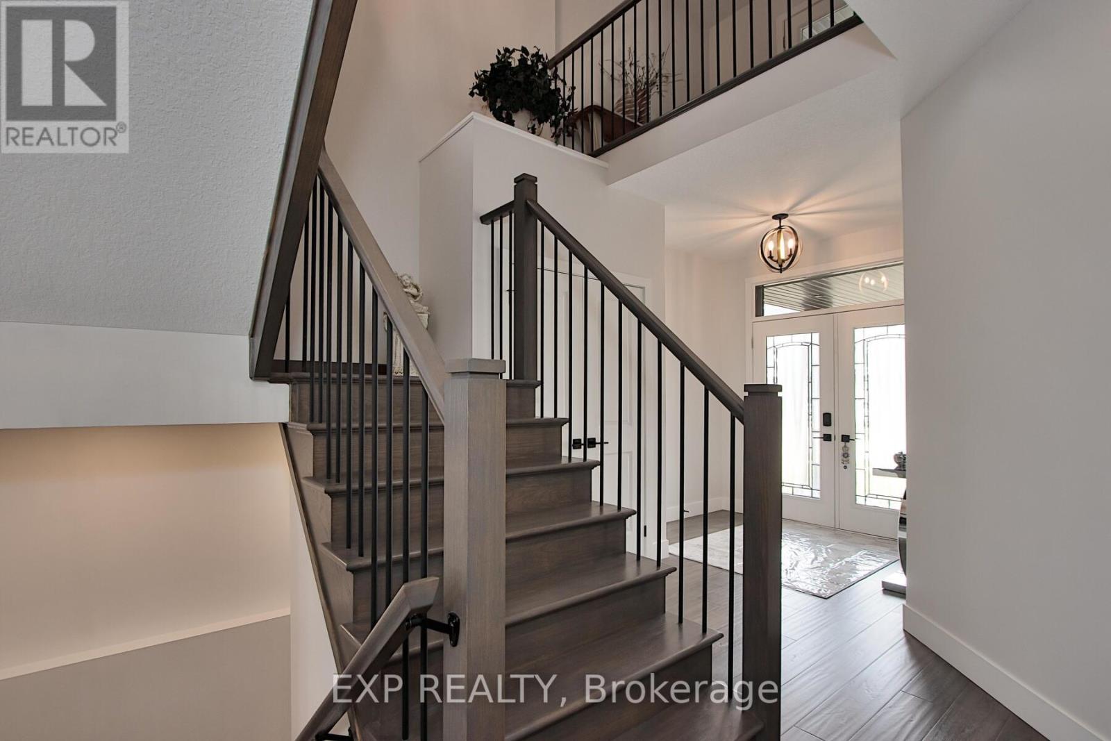 84 Thames Springs Crescent, Zorra (Thamesford), Ontario  N0M 2M0 - Photo 5 - X12237279