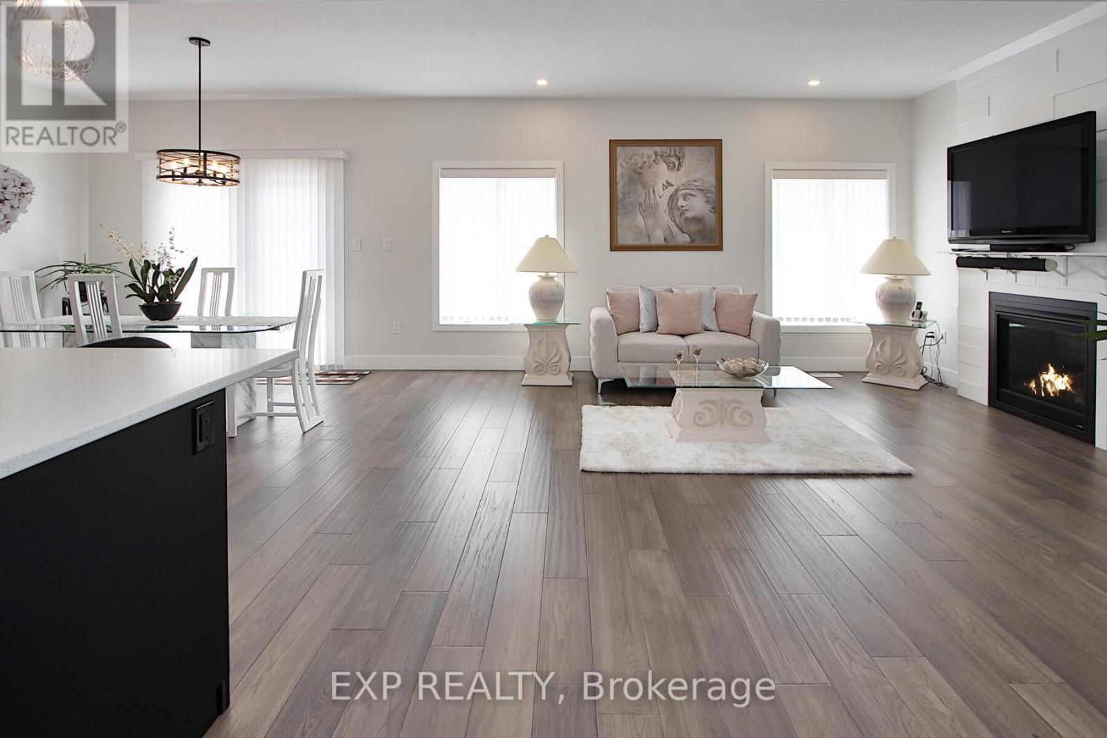 84 Thames Springs Crescent, Zorra (Thamesford), Ontario  N0M 2M0 - Photo 6 - X12237279