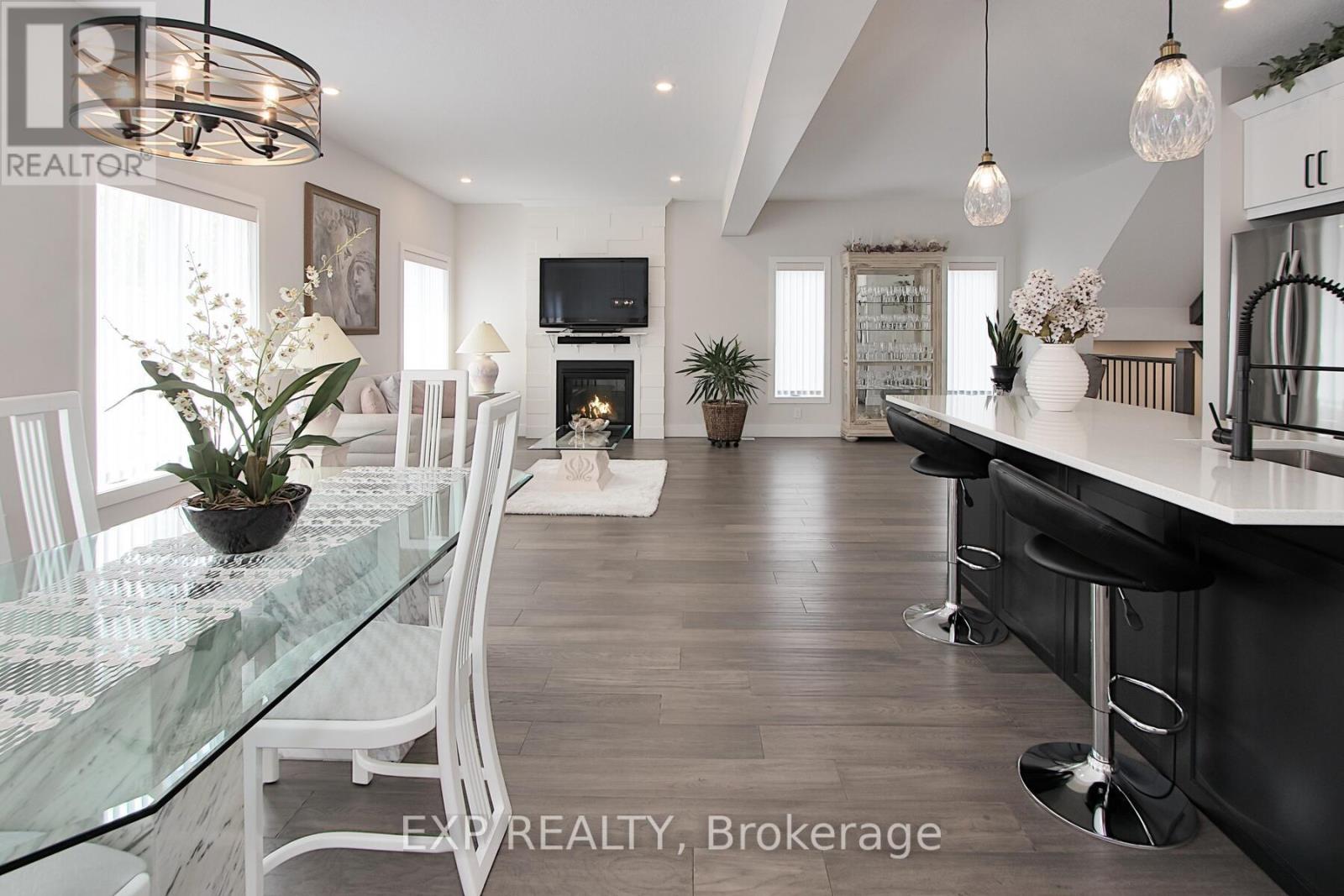 84 Thames Springs Crescent, Zorra (Thamesford), Ontario  N0M 2M0 - Photo 8 - X12237279