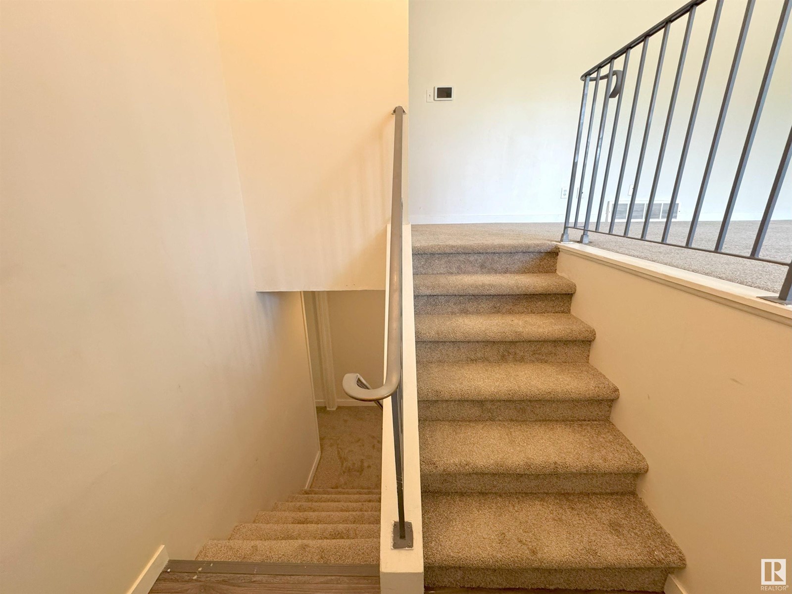 Property at 7336 21 AV NW NW image 4