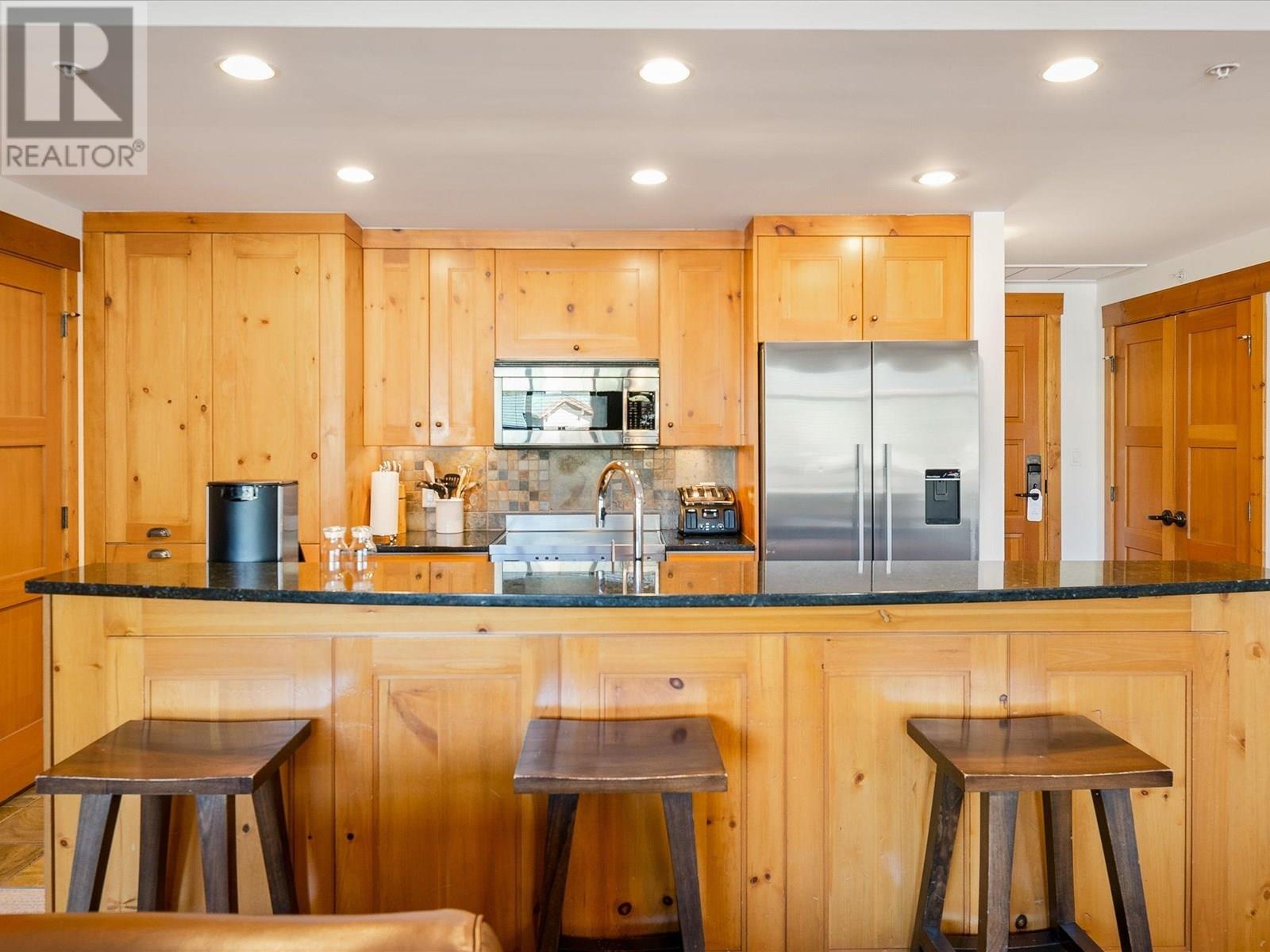 524 2202 Gondola Way, Whistler, British Columbia  V8E 0M7 - Photo 10 - R3018462