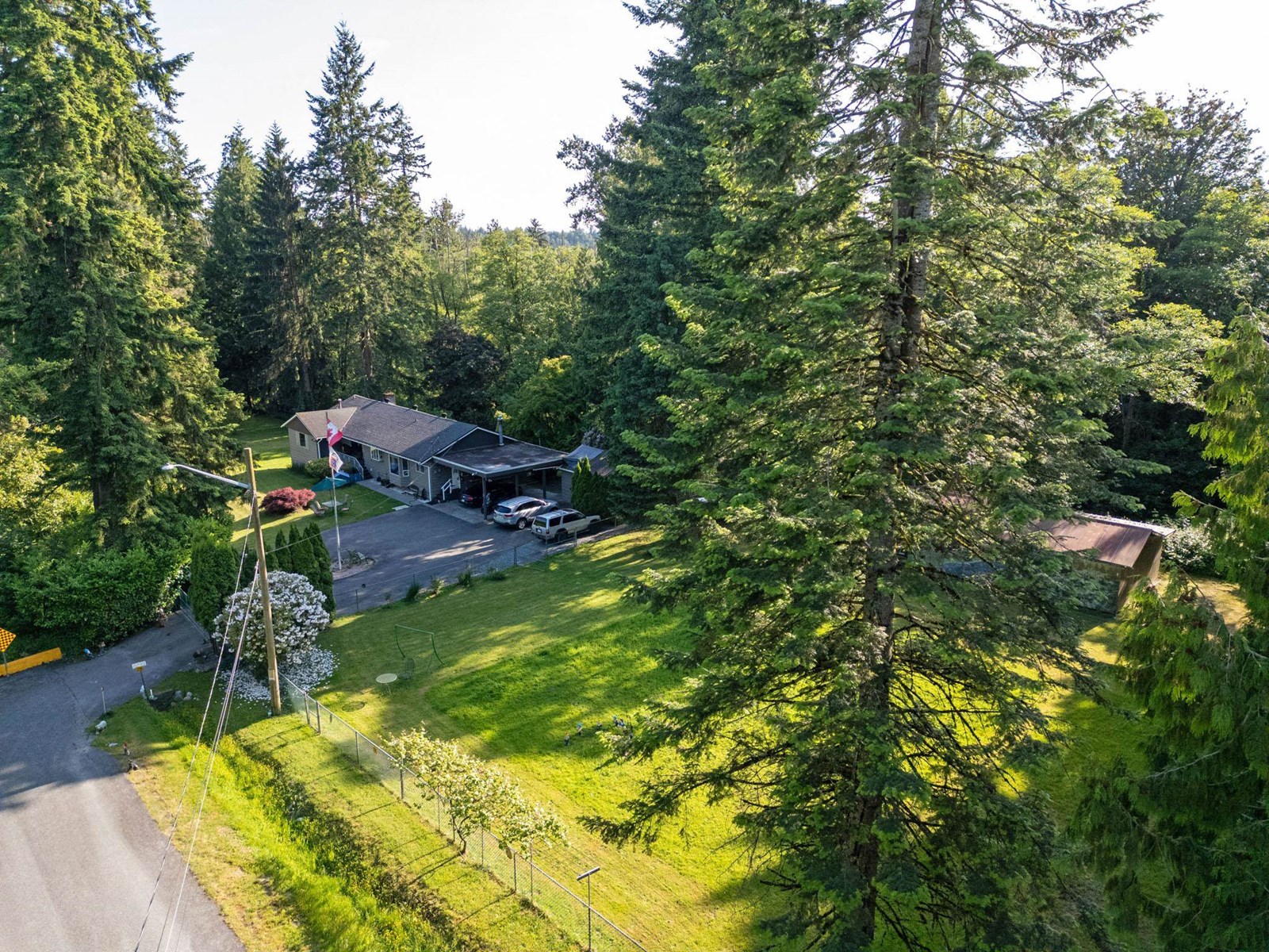 Property at 8281 148 STREET image 2