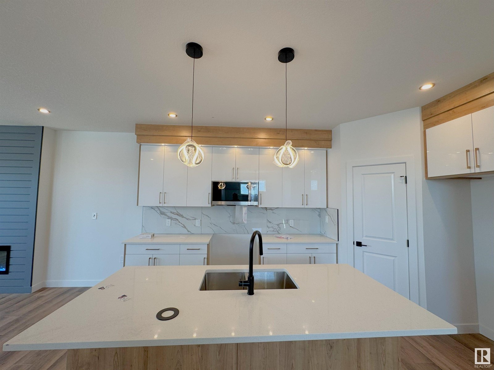 Property at 741 MATTSON DR SW image 4