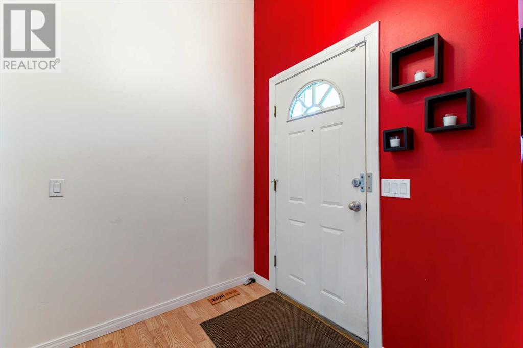 Property at 40 Laguna Close NE image 4