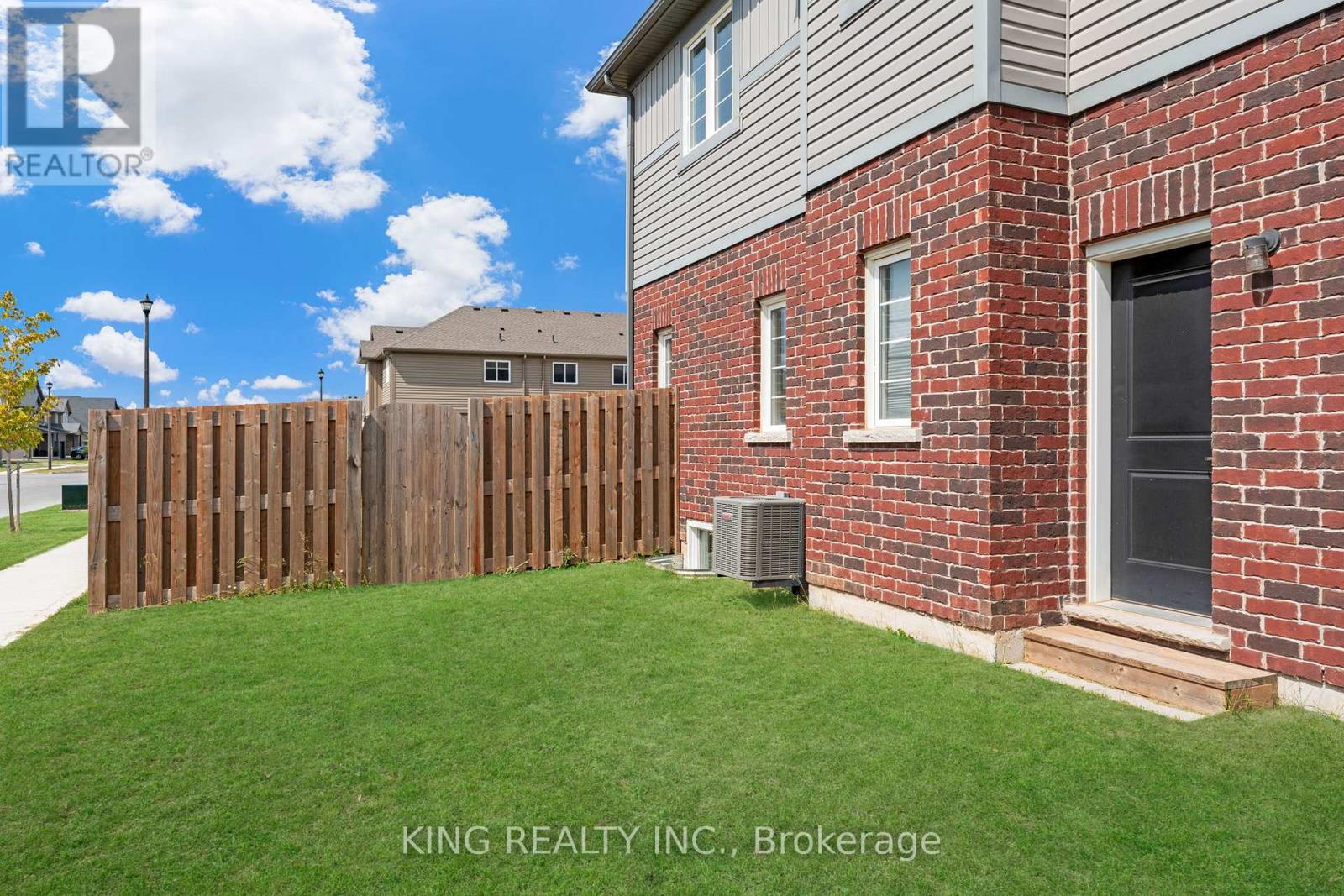 59 Lymburner Street, Pelham (Fonthill), Ontario  L3B 5N5 - Photo 35 - X12235927