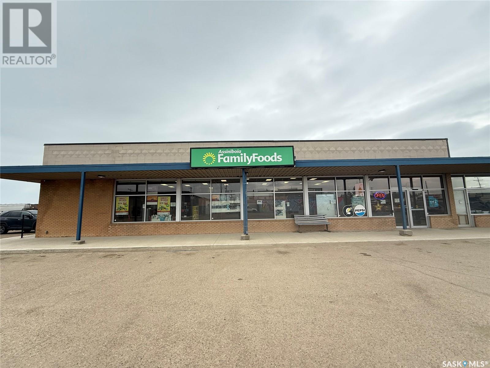 112 100 1st AVENUE W, Assiniboia, Saskatchewan