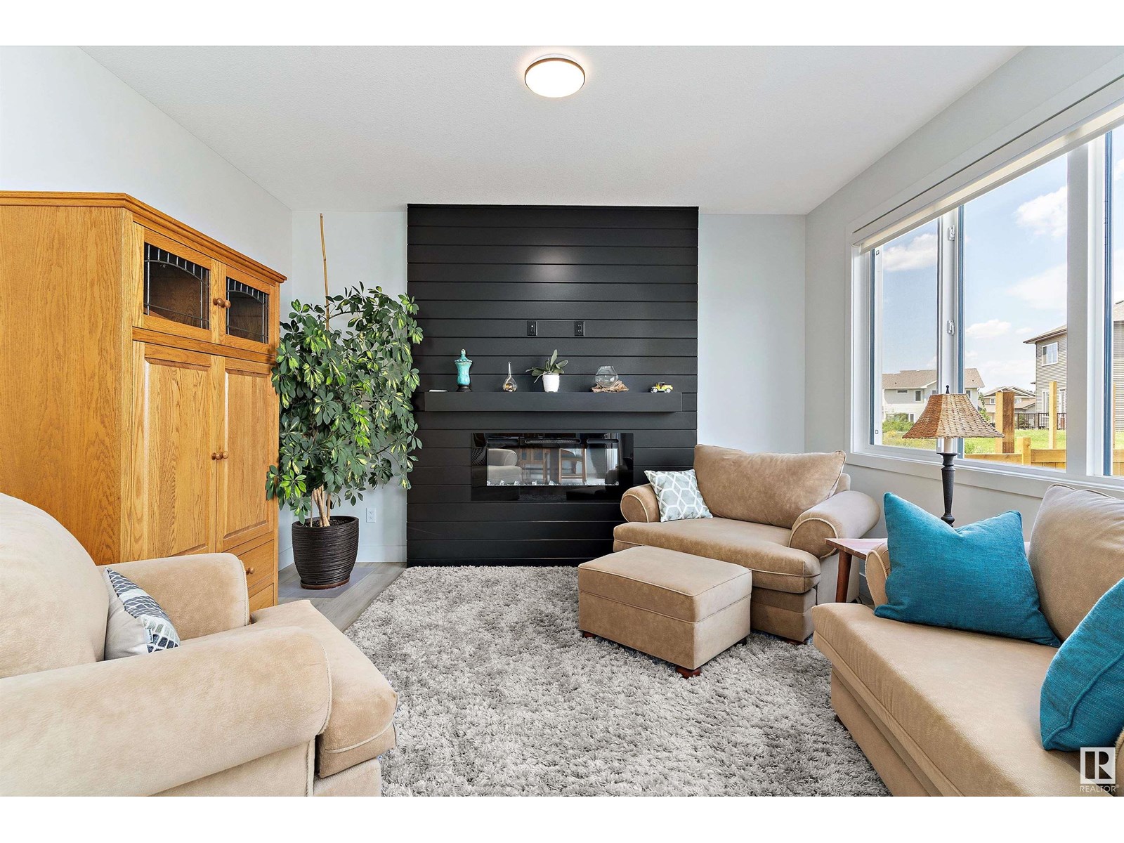 Property at 3804 42 AV image 2