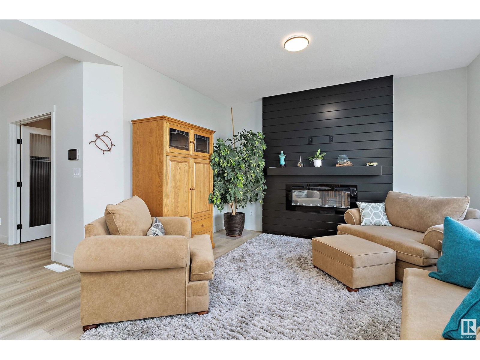 Property at 3804 42 AV image 3