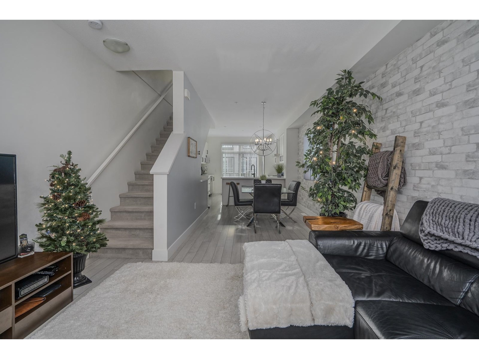 Property at 29 8570 204 STREET image 3