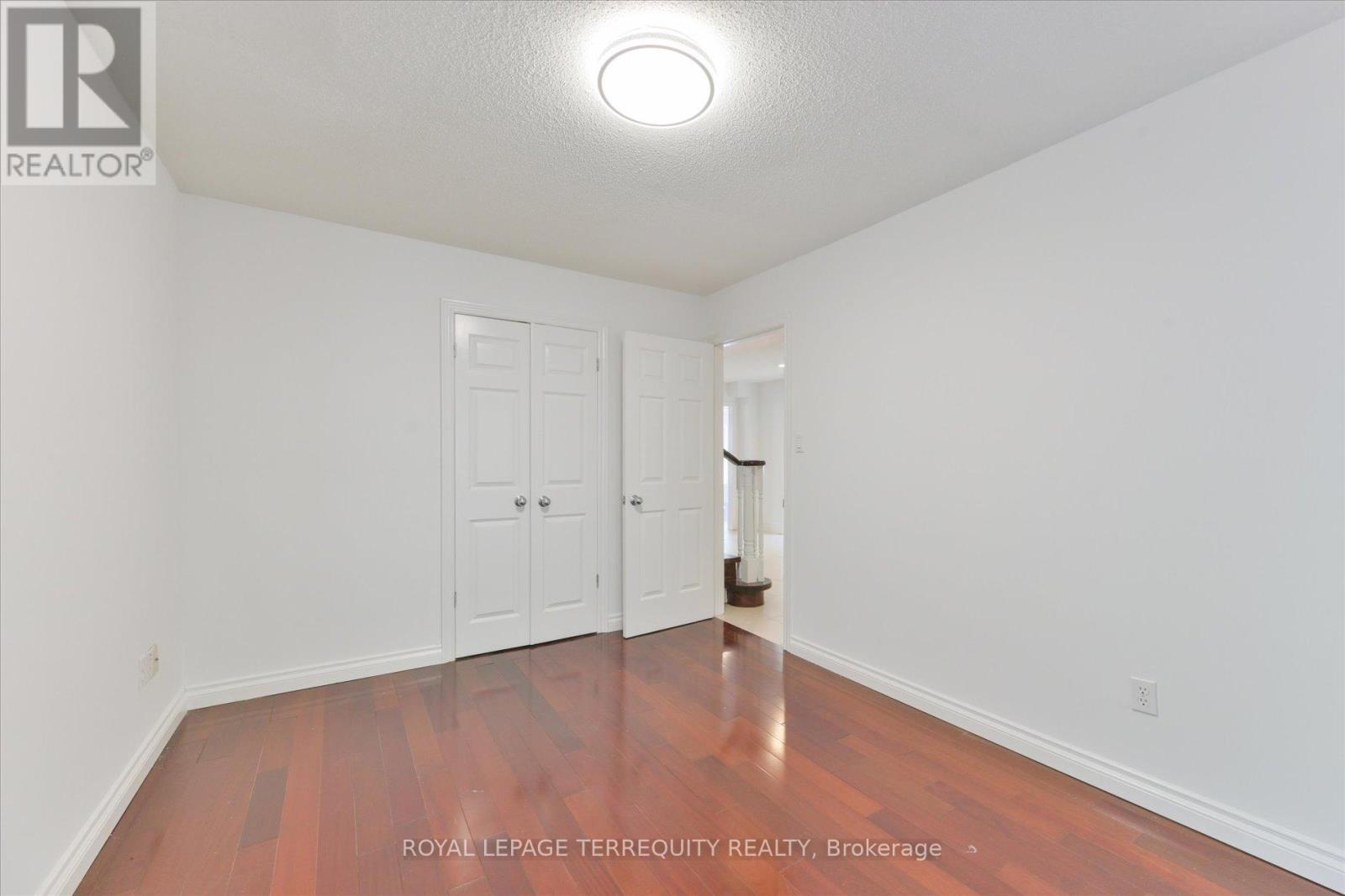 2216 Dunvegan Avenue, Oakville, Ontario  L6J 6P7 - Photo 16 - W12237209