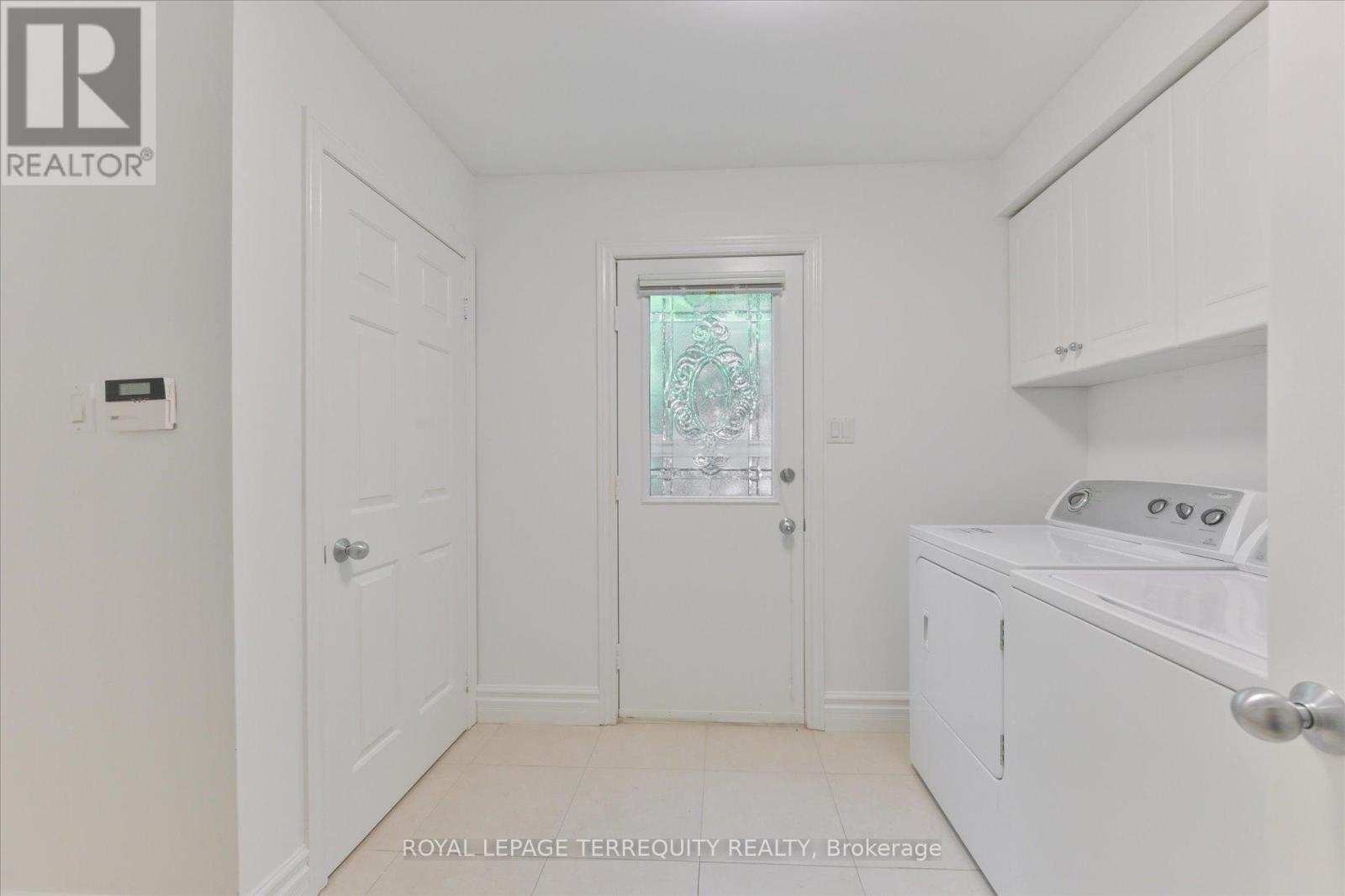 2216 Dunvegan Avenue, Oakville, Ontario  L6J 6P7 - Photo 17 - W12237209
