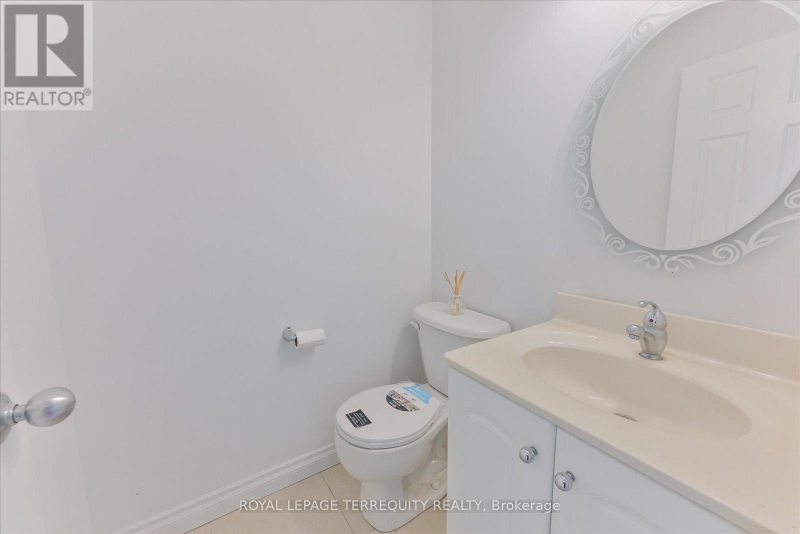 2216 Dunvegan Avenue, Oakville, Ontario  L6J 6P7 - Photo 18 - W12237209
