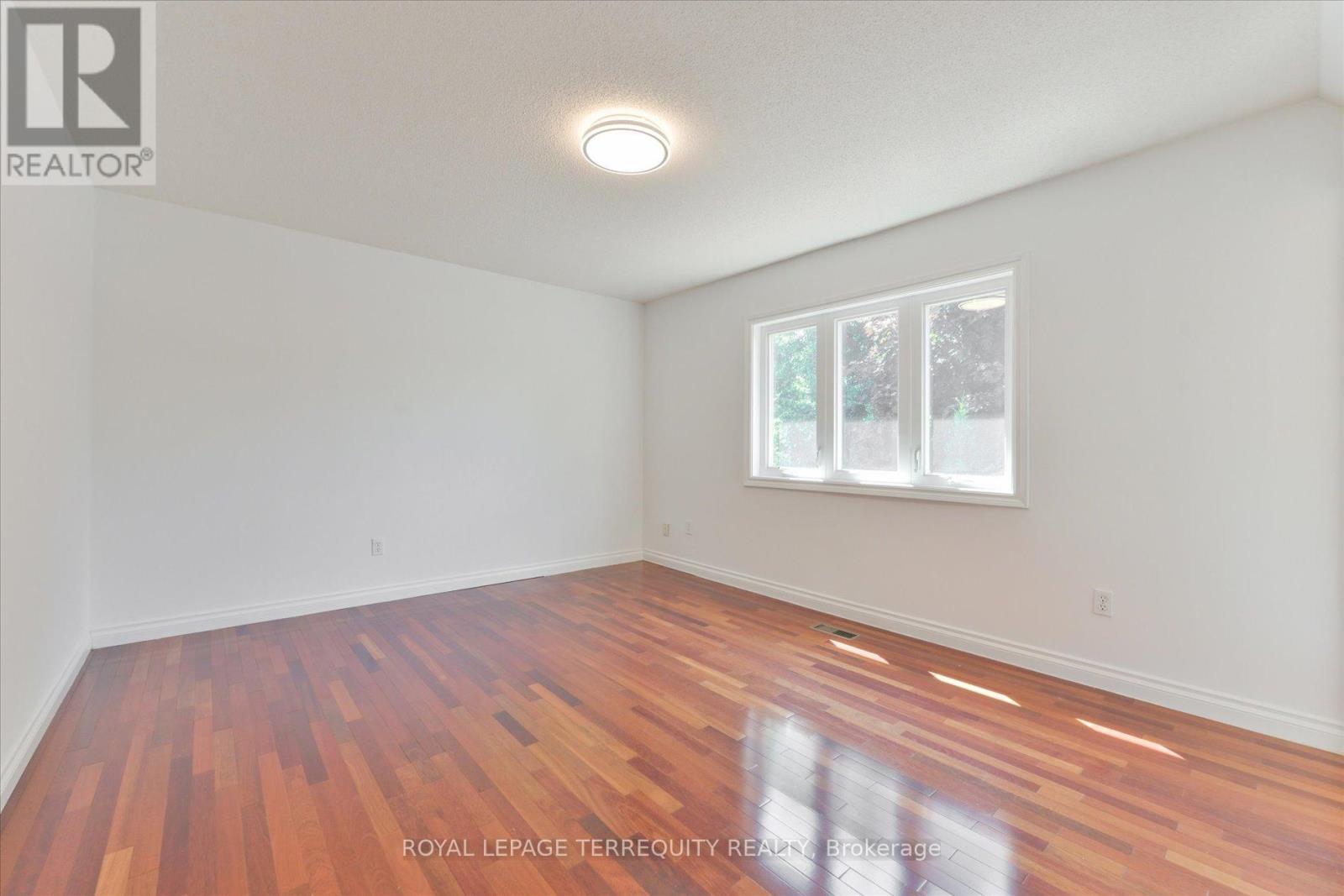 2216 Dunvegan Avenue, Oakville, Ontario  L6J 6P7 - Photo 26 - W12237209