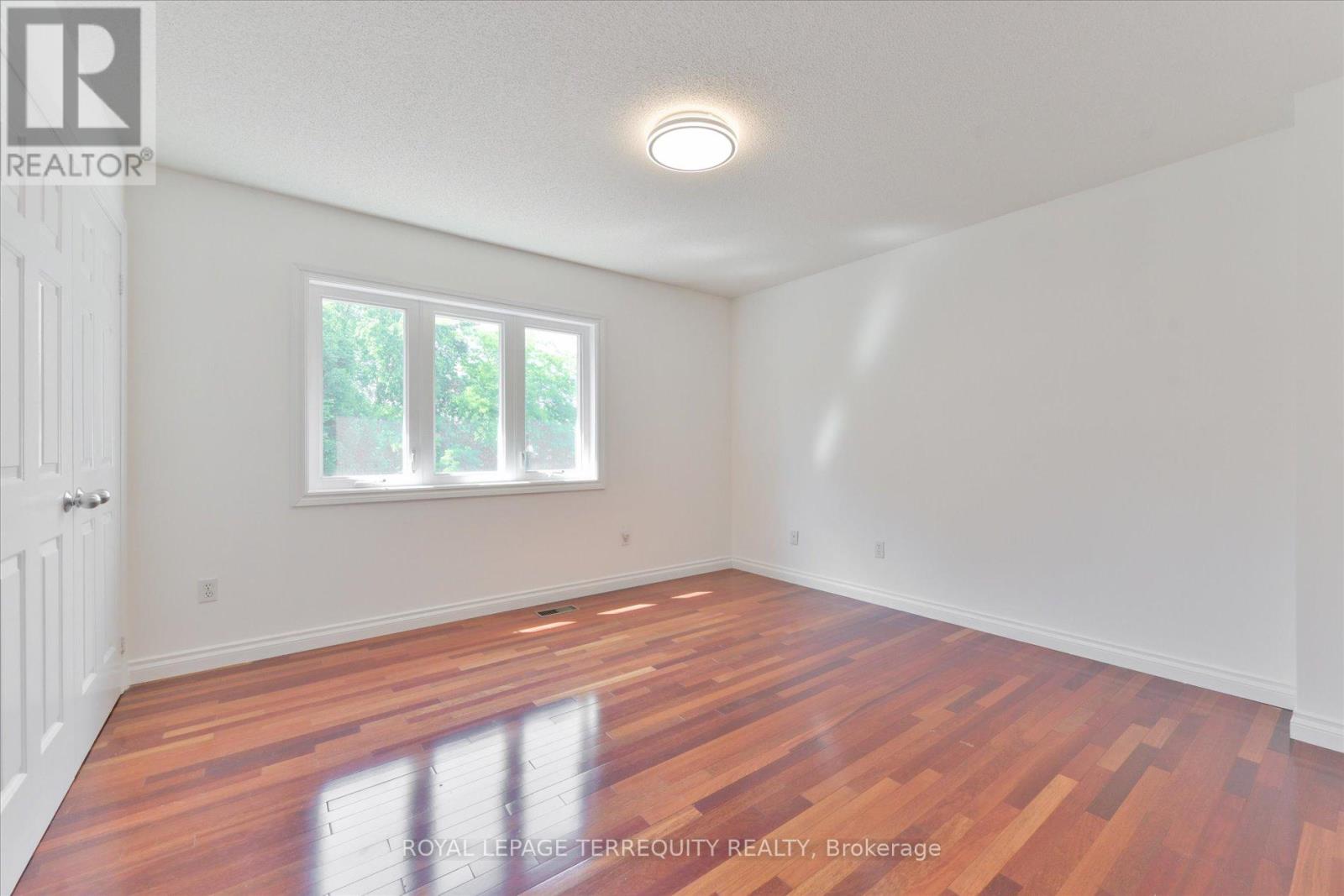 2216 Dunvegan Avenue, Oakville, Ontario  L6J 6P7 - Photo 28 - W12237209