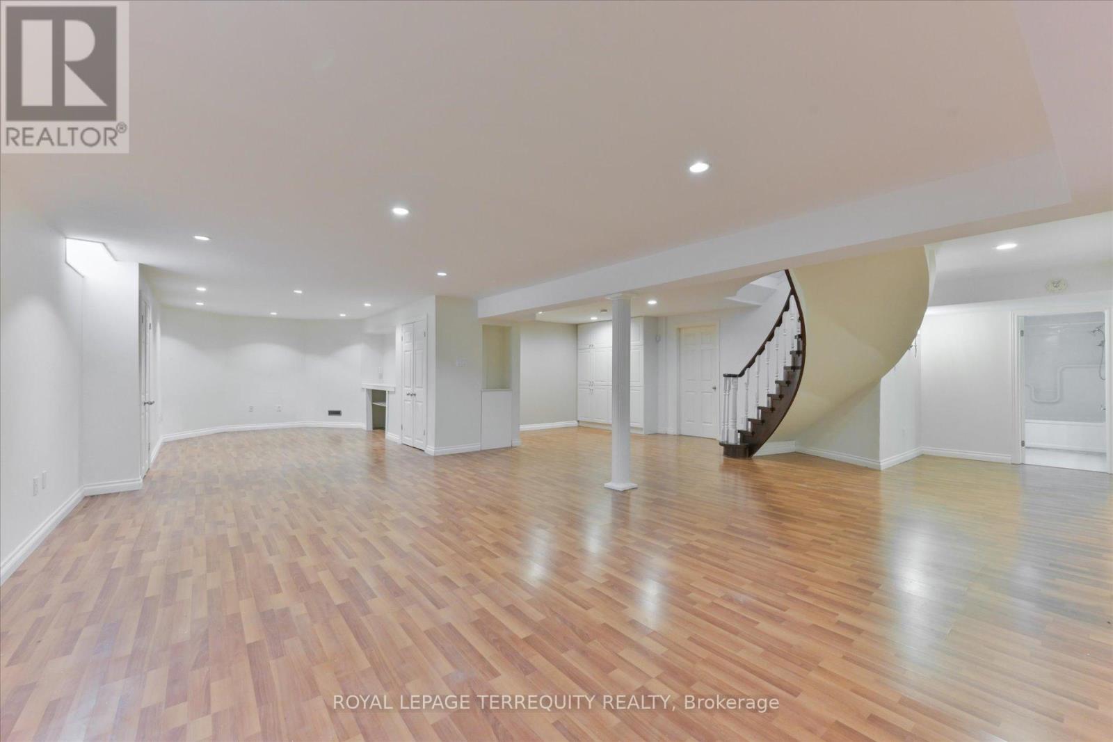 2216 Dunvegan Avenue, Oakville, Ontario  L6J 6P7 - Photo 33 - W12237209
