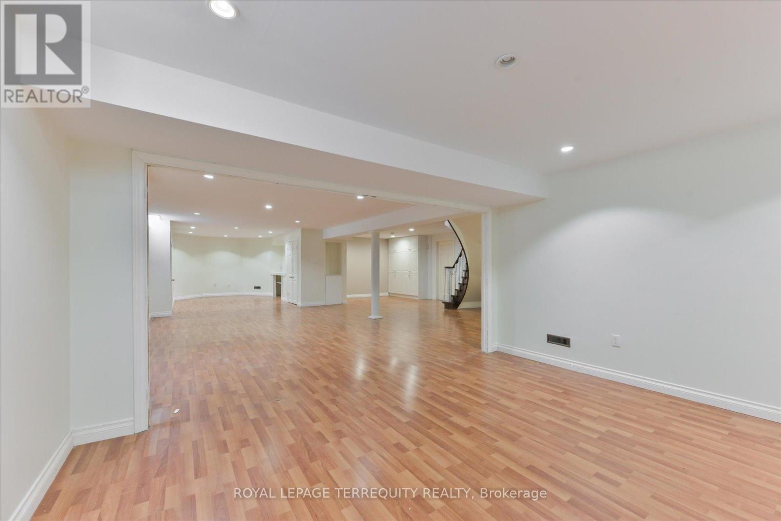 2216 Dunvegan Avenue, Oakville, Ontario  L6J 6P7 - Photo 34 - W12237209