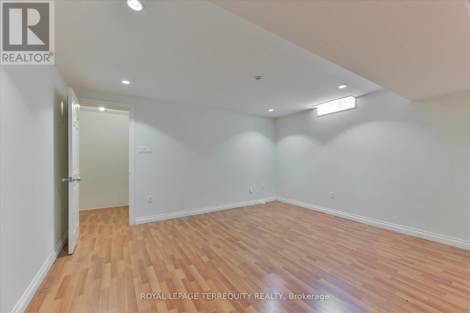 2216 Dunvegan Avenue, Oakville, Ontario  L6J 6P7 - Photo 35 - W12237209