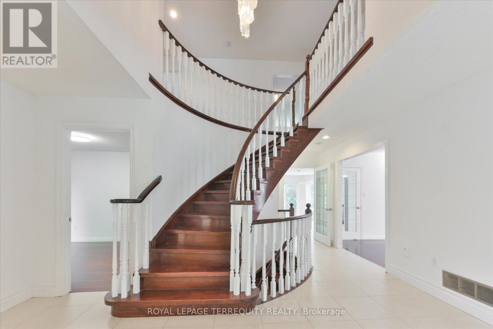 Property at 2216 DUNVEGAN AVENUE image 4