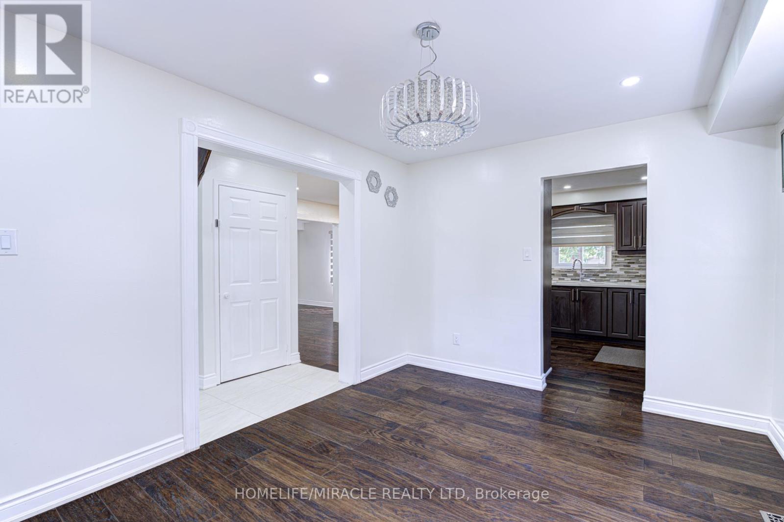 55 Castlehill Road, Brampton, Ontario  L6X 4C9 - Photo 15 - W12237218