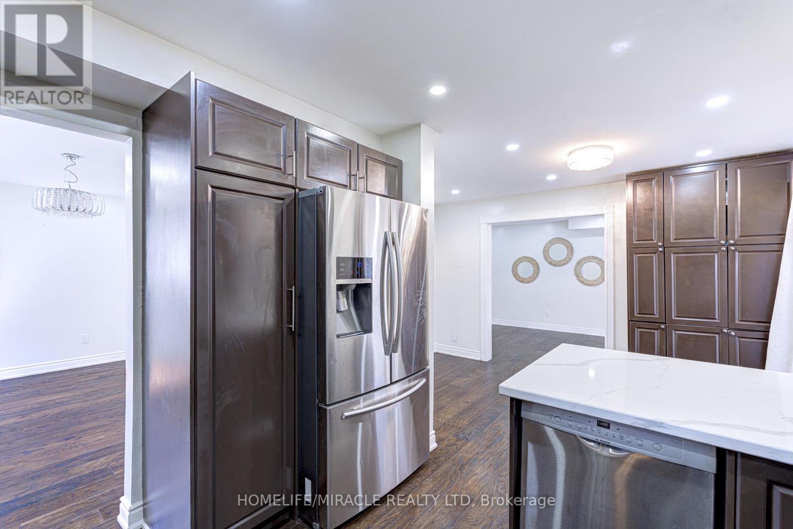 55 Castlehill Road, Brampton, Ontario  L6X 4C9 - Photo 17 - W12237218