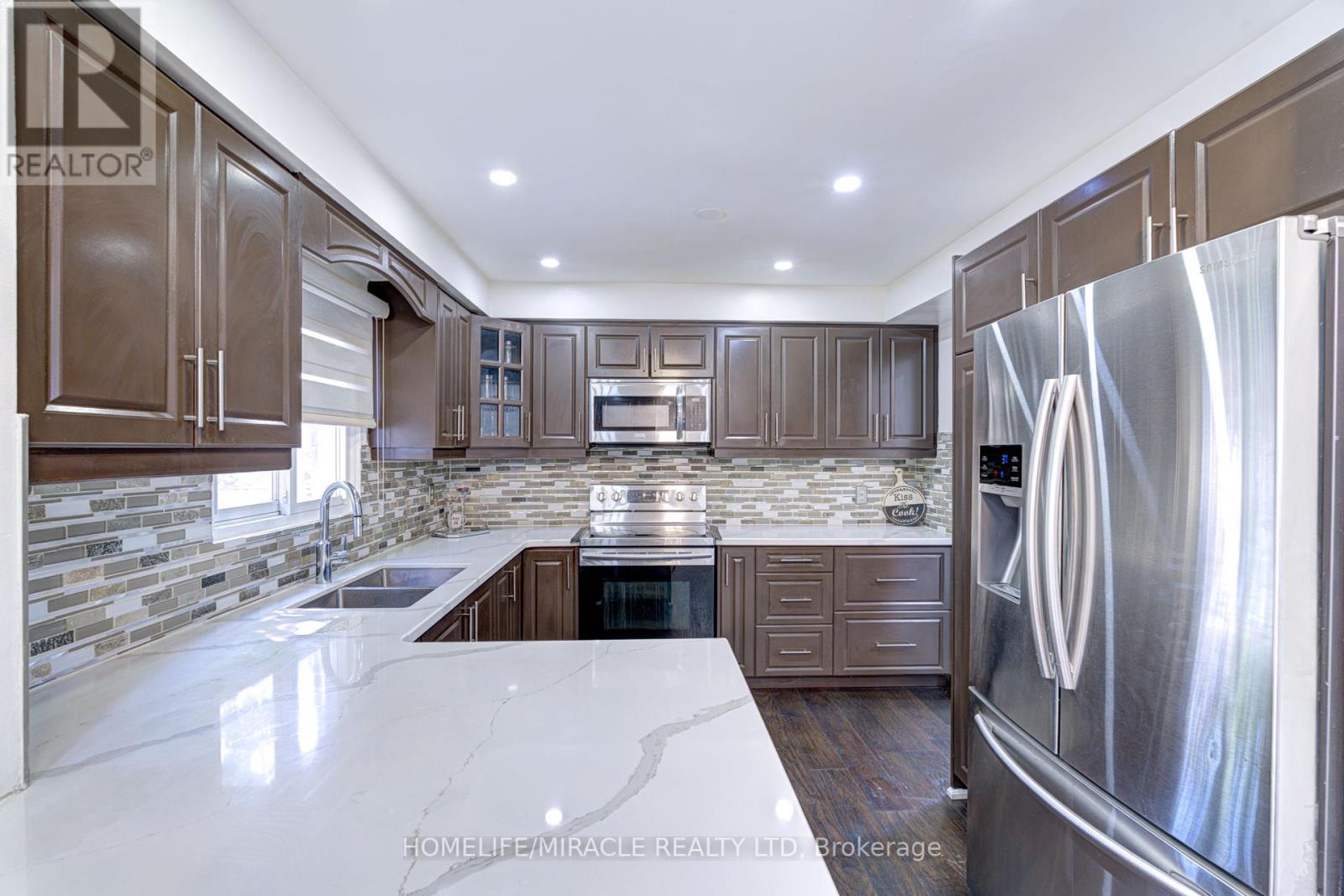 55 Castlehill Road, Brampton, Ontario  L6X 4C9 - Photo 18 - W12237218