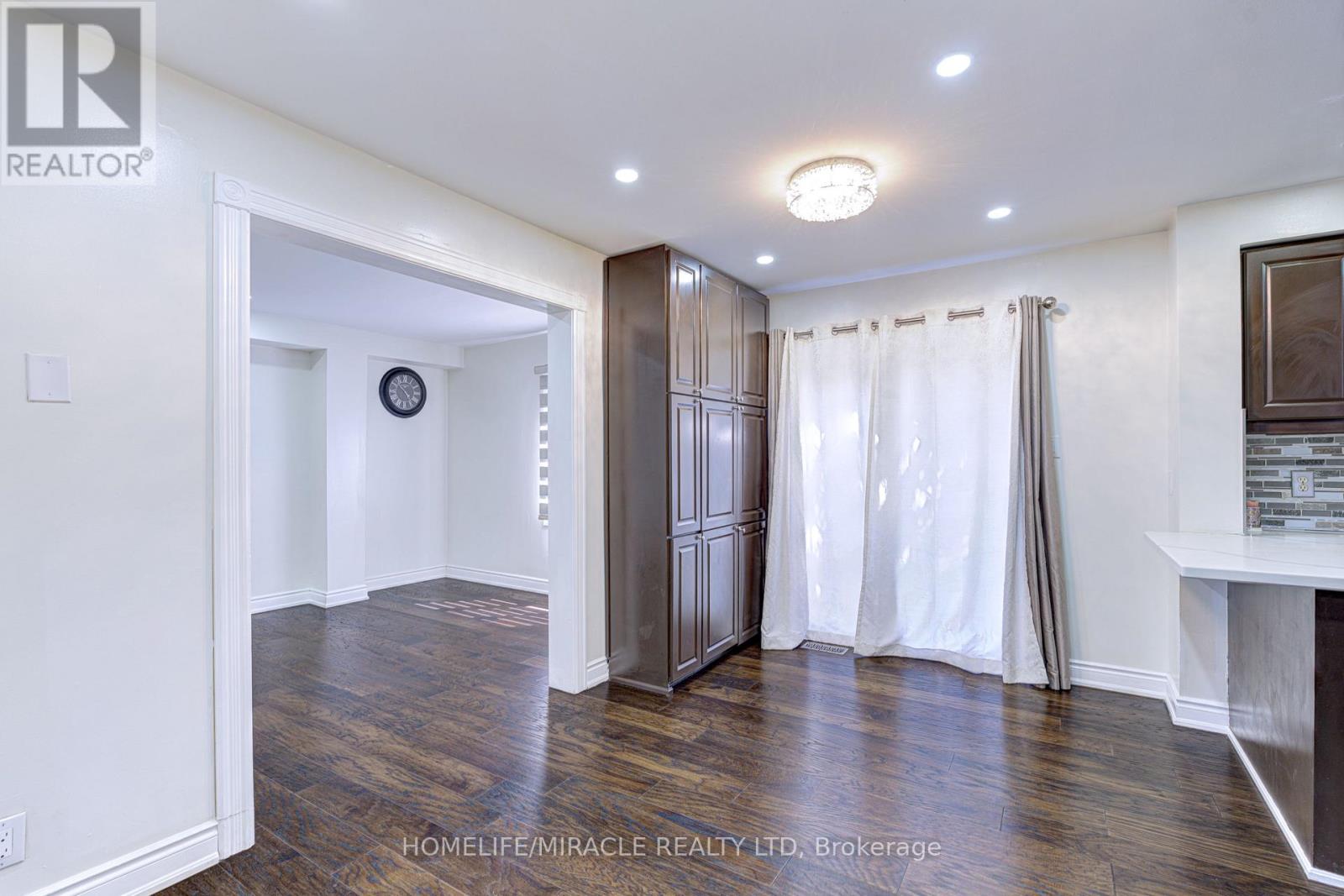 55 Castlehill Road, Brampton, Ontario  L6X 4C9 - Photo 20 - W12237218