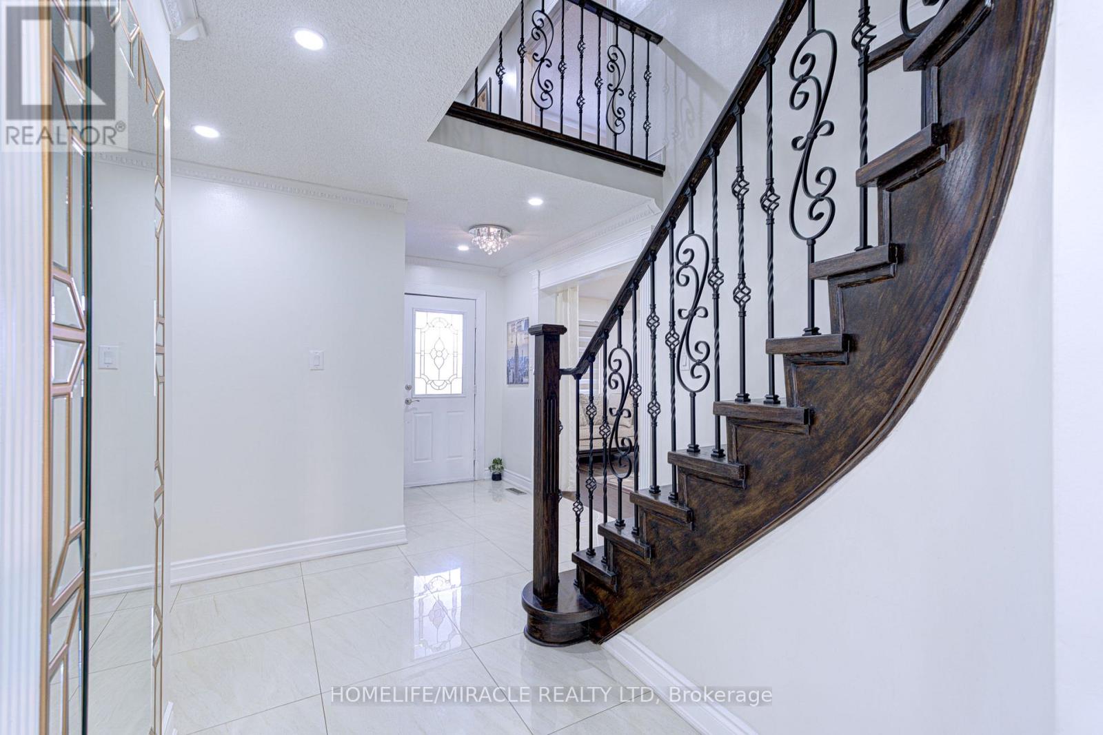 55 Castlehill Road, Brampton, Ontario  L6X 4C9 - Photo 23 - W12237218