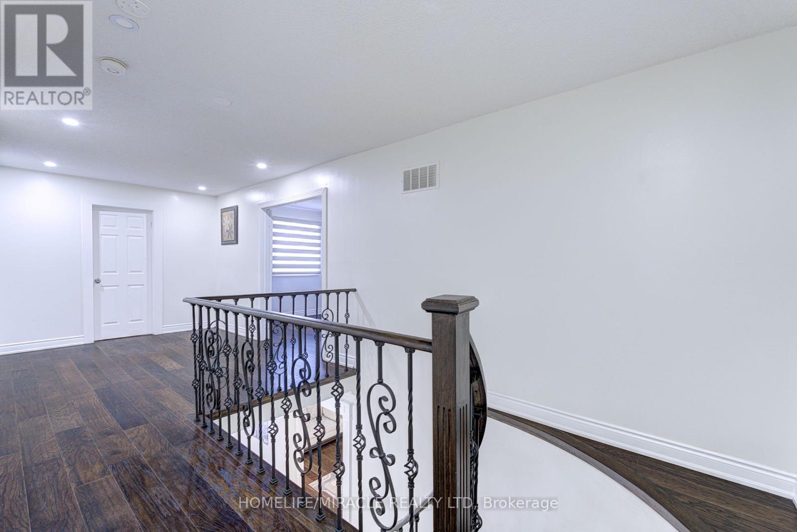 55 Castlehill Road, Brampton, Ontario  L6X 4C9 - Photo 25 - W12237218