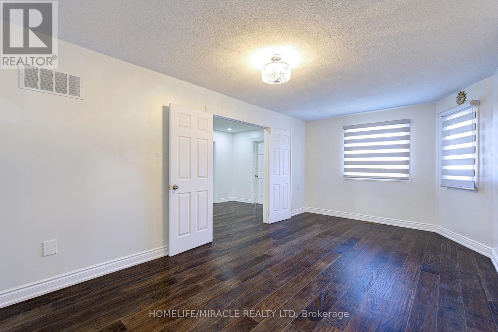 55 Castlehill Road, Brampton, Ontario  L6X 4C9 - Photo 27 - W12237218