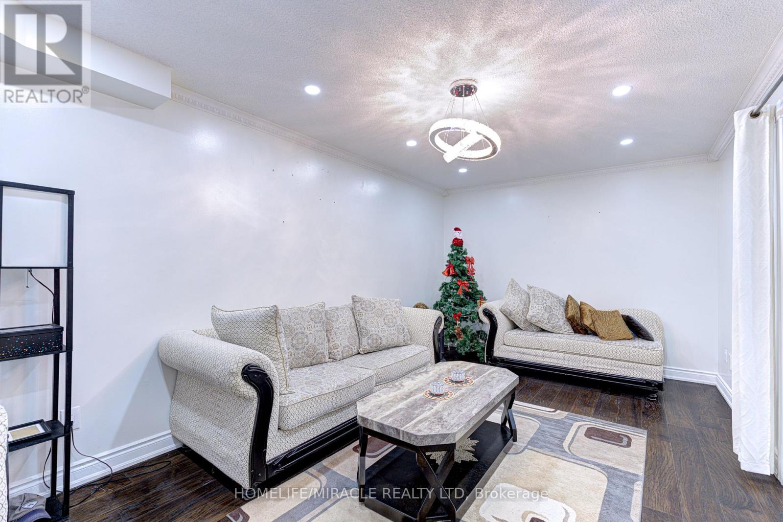 55 Castlehill Road, Brampton, Ontario  L6X 4C9 - Photo 8 - W12237218