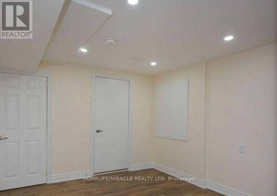 Bsmt - 833 Mays Crescent, Mississauga, Ontario  L5V 2G6 - Photo 13 - W12237292