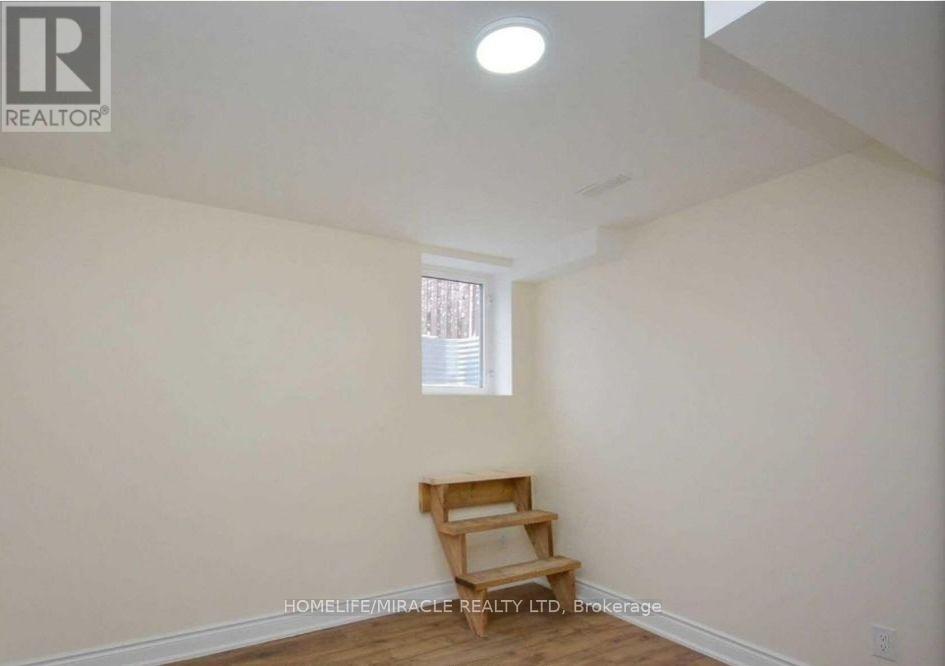 Bsmt - 833 Mays Crescent, Mississauga, Ontario  L5V 2G6 - Photo 16 - W12237292