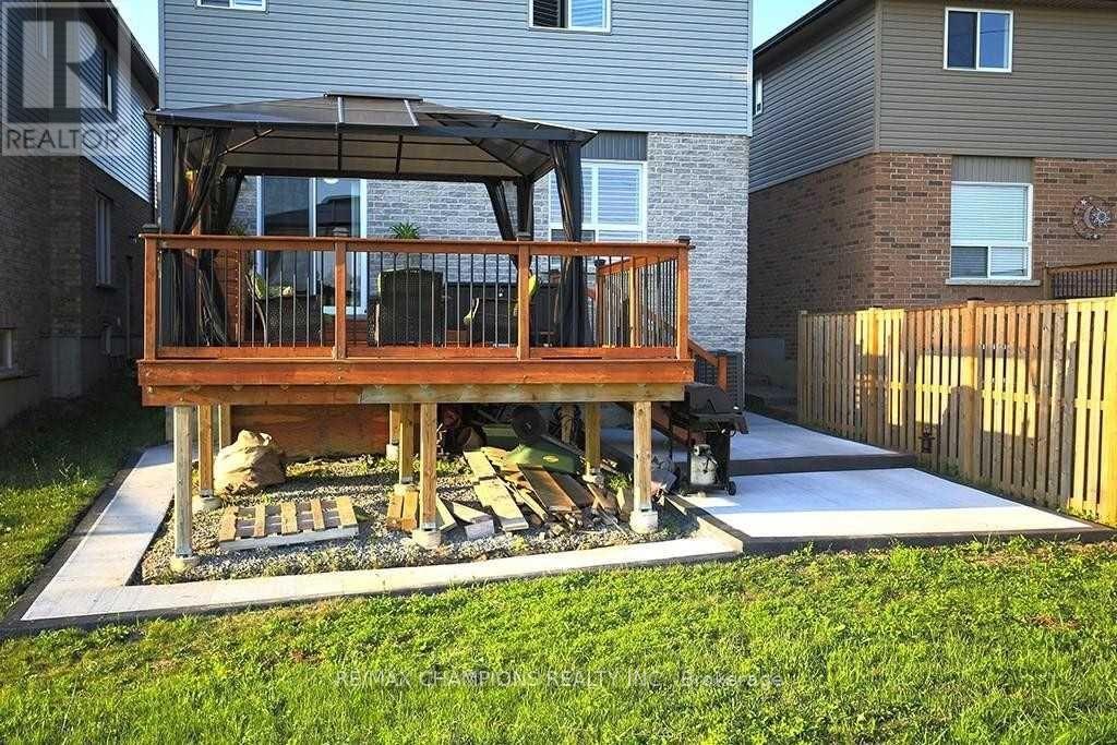 115 Medici Lane, Hamilton, Ontario  L9B 0G8 - Photo 17 - X12237310