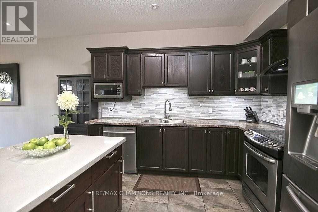 115 Medici Lane, Hamilton, Ontario  L9B 0G8 - Photo 6 - X12237310