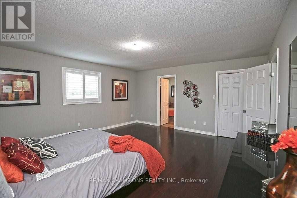 115 Medici Lane, Hamilton, Ontario  L9B 0G8 - Photo 9 - X12237310