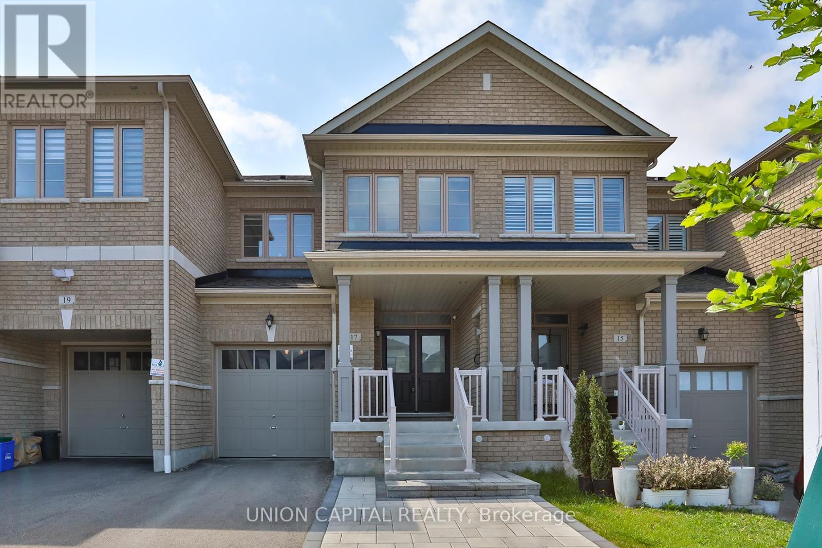 Property at 17 MARKVIEW ROAD image 1