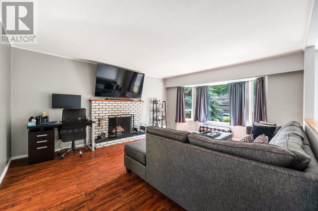 Property at 20835 WICKLUND AVENUE image 4